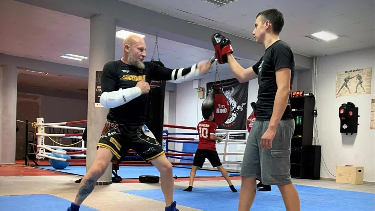 Juggernaut Gold Team-photo-3.webp