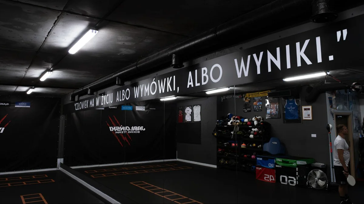 Tomasz Jabłoński boxing team-photo-8.webp