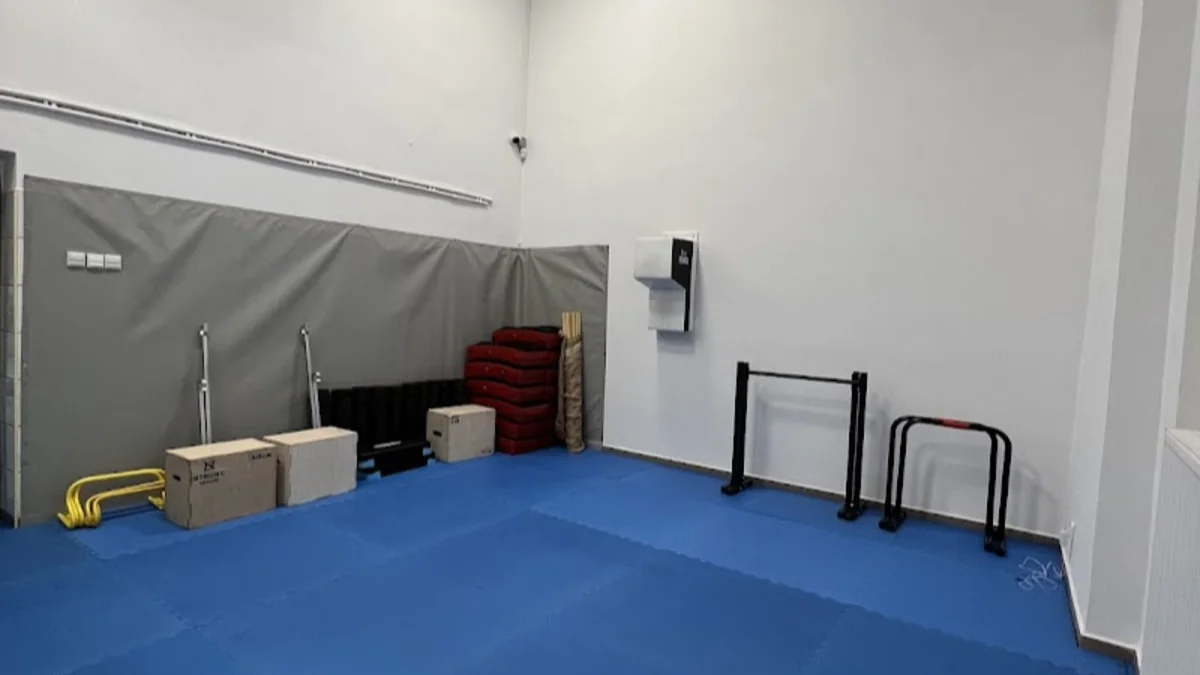 WOLA WALKI-photo-2.webp